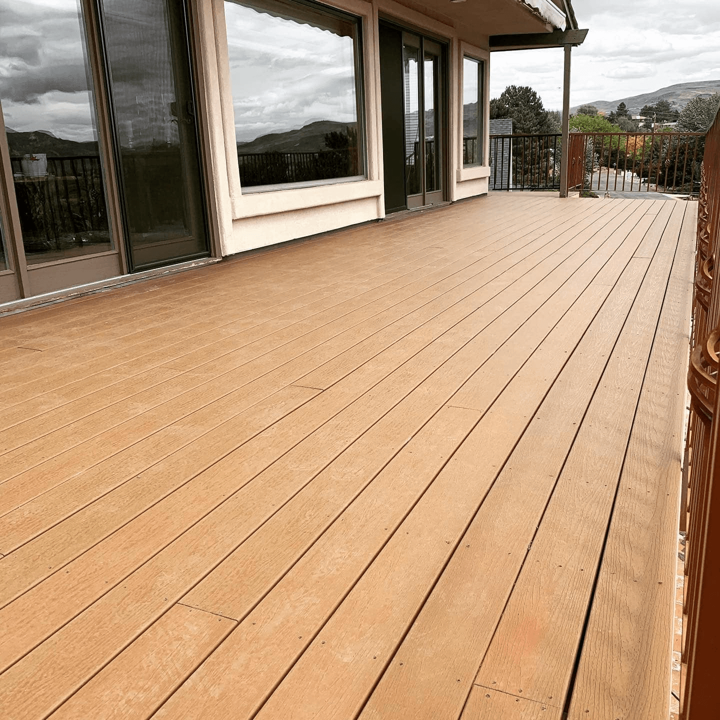 Custom Deck Builder service preview